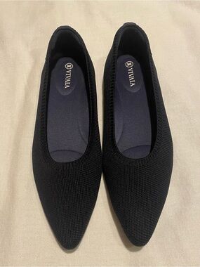 VIVAIA Pointed Toe Aria Flats